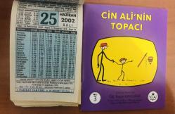 25 Haziran 2002 hediyelik orijinal Fazilet takvim yaprağı (Cin Ali kitabı hediyeli:)