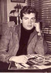 Efemera - TAMER YİĞİT'İN DÜŞÜNCELİ BİR FOTOĞRAFI... - kitantik - kitaLog