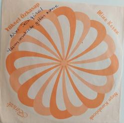 NURİ SESİGÜZEL YAŞIM ONSEKİZDE GİTTİM ASKERE 45'LİK ORİJİNAL TÜRKÜOLA PLAK NOSTALJİ NADİRDİR