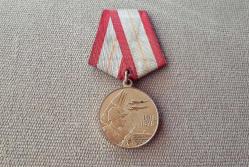 RUSYA SOVYET DÖNEMİ 60.YIL ASKERİ MADALYA B5138 İNDİRİMLİ FİYAT