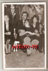 FİKRET HAKAN VE HÜMEYRA KONSERDELER ORİJİNAL DÖNEM FOTOĞRAFI...