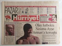 Efemera - Hürriyet Gazetesi 17 Aralık 2000 Athena 8 Ay Rötarlı Albümün Macerasını Anlattı -GZ14571 - kitantik - kitaLog