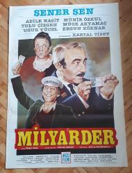 Efemera - ŞENER ŞEN, MÜNİR ÖZKUL, ADİLE NAŞİT-MİLYARDER 1986 MİLLİ PİYANGO GÖRSELLİ ORJİNAL DÖNEM FİLM AFİŞİDİR - kitantik - kitaLog