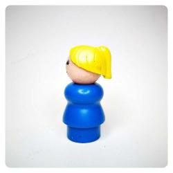 Plastik Fisher Price - Küçük İnsanlar / Mavi Gövde Sarı Saçlı kadın