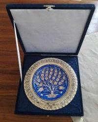 Avrupa Birliği Erasmus Programı Desteğiyle Mesleki Yeterlilik Kurumu Tarafından Basılan Hatıra Tabak