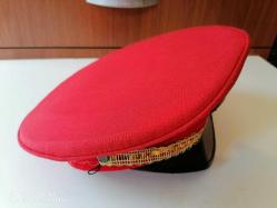 BANDO OKULU KIRMIZI ŞAPKA...