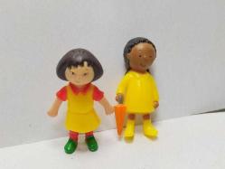 FG15-------2 ADET PLASTİK ÇOCUK FİGÜRÜ