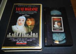 Efemera - YALNIZ DEĞİLSİNİZ * GAMZE TUNAR * EFKAN EFEKAN * VHS VİDEO KASET - kitantik - kitaLog