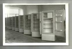 ÇOK ESKİ BİR BUZDOLABININ FABRİKA YAPIM FOTOĞRAFLARI...