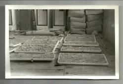 ÇOK ESKİ BİR BUZDOLABININ FABRİKA YAPIM FOTOĞRAFLARI...