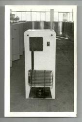 ÇOK ESKİ BİR BUZDOLABININ FABRİKA YAPIM FOTOĞRAFLARI...