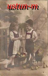 İKİ ÇOCUK,PASKALYA YUMURTALARI VE HAYVANLAR...