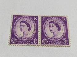 P,5-8-8--1955-İKİ ADET DAMGALI İNGİLTERE KRALİÇE ELİZABETH POSTA PULU