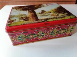 ENDER FANTAZİ ŞEKELEMELER ESKİ DÖNEM TENEKE KUTU..