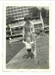 1966 SENESİ YEŞİLKÖY ÇINAR HOTEL BİR AİLENİN KONAKLAMA FOTOĞRAFLARI...