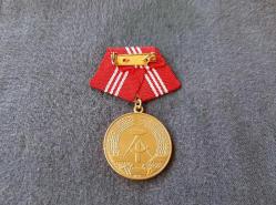 DOĞU ALMANYA KAMPFGRUPPEN İŞÇİ GRUBU ŞÜPHECİ TEŞKİLATI HİZMET MADALYASI B5868