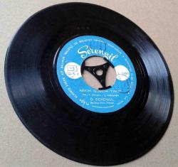 Efemera - AJDA PEKKAN -- ÖZTÜRK SERENGİL - ABİDİK GUBİDİK TWİST - GÖZ GÖZ DEĞDİ BANA - kitantik - kitaLog