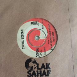 Yıldız Tezcan / Fırat Kenarında Yüzen Kayıklar - Yolladım Yari Yola / 45'lik plak