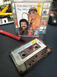 BELKIS AKKALE - İZZET ALTINMEŞE - EZGİ ŞÖLENİ - KASET