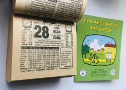 28 Ocak 1994 hediyelik orijinal Türkiye gazetesi takvim yaprağı (Cin Ali kitabı hediyeli:)