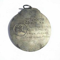 1972-73 Sırıkla Yüksek Atlama - Madalya