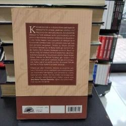Ana Metne Taşınan Dipnotlar; Türk Edebiyatı ve Kültürlerarasılık Üzerinde Yazılar