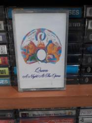 Queen -- A Night At The Opera -- Kaset --