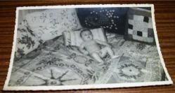 SİYAH BEYAZ FOTOĞRAF * ÇIPLAK BEBE