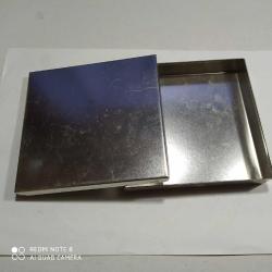 ÇY7-----NIDEREGGER YAZILI TENEKE KUTU