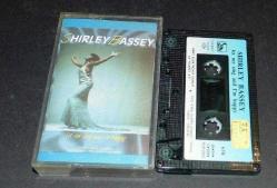 SHIRLEY BASSEY * LET ME SING AND I'M HAPPY * KASET