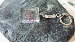 Sanat Taciri- Nadir Koleksiyonluk Toyota Cam Anahtarlık Eskilerden