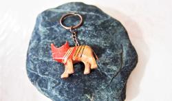 Ahşap Anahtarlık - Eskilerden El BOyama Gergedan Anahtarlık