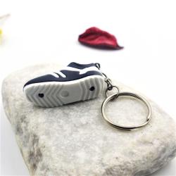 BeşiktaşFutbol Takımı Ayakkabı Anahtarlık -- Siyah Beyaz Krampon Anahtarlık