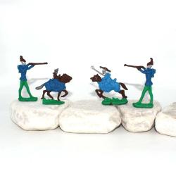 4 Adet Antika Kurşun Asker -- El Boyama Atlı ve Silahlı Kurşun Asker Lotu -- Lot No 1