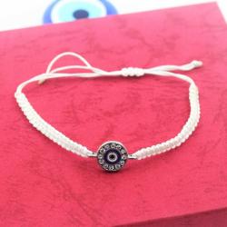 Gümüş Renk Cam Taşlı Nazar Boncuğu Beyaz Renkli Örme Bileklik --- Hediye Paketinde Gönderilecektir
