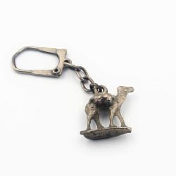 Eskilerden Gümüş Renkli Deve Metal Anahtarlık -- Y001