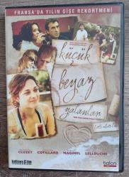Efemera - LITTLE WHITE LIES ( KÜÇÜK BEYAZ YALANLAR ) - FRANCOIS CLUZET , MARION COTILLARD , BENOIT MAGIMEL , GILLES LELLOUCHE / DVD - kitantik - kitaLog