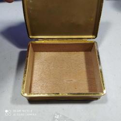 P88-------HAMBURG ARMALI DERİ KAPLI ESKİ KUTU