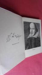 TÜM SONELER ( TÜRKÇE- İNGİLİZCE BİR ARADA)  İMZALI. (imza islak deyil baskı )