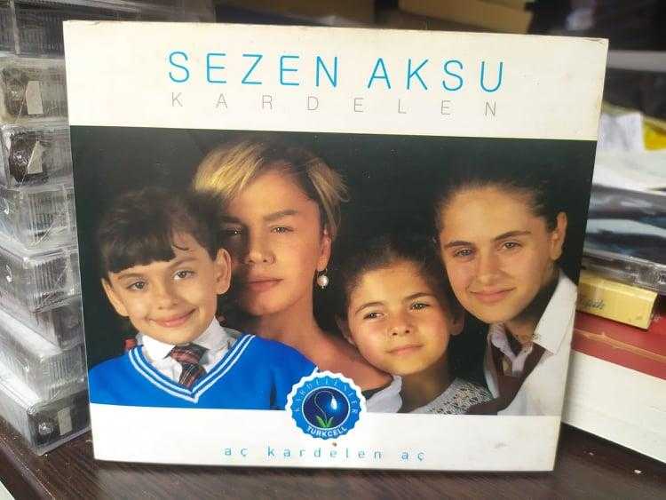 SEZEN AKSU KARDELEN CD DIGIPAK KİTAPÇIK İÇİNDE TURKCELL  