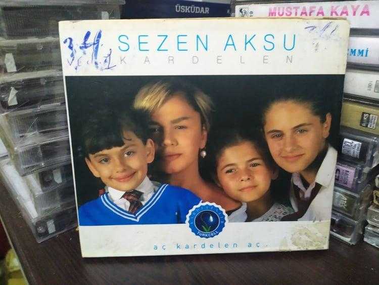 SEZEN AKSU KARDELEN CD DIGIPAK KİTAPÇIK İÇİNDE TURKCELL  