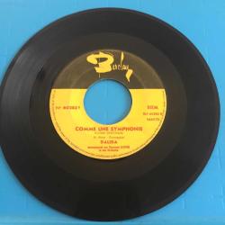 Dalida - Protégez-Moi Seigneur / Comme Une Symphonie (Come Sinfonia) / 45'lik