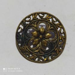 K41--1 ADET BİTKİ DESENLİ PİRİNÇ PRES BASKI ANTİKA DÜĞME