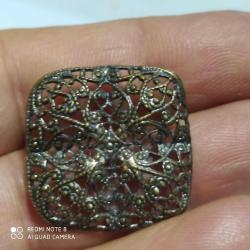 K41--2 ADET BİTKİ DESENLİ PRES BASKI ANTİKA PİRİNÇ KARE DÜĞME
