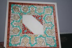 MUHTEŞEM-.BAKINIZ.TEZHİP SANATI EL YAPIMI ÇERÇEVELİK ESER (CAM ÖNÜ RAF ÜSTÜ