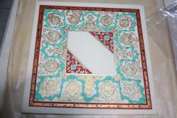 MUHTEŞEM-.BAKINIZ.TEZHİP SANATI EL YAPIMI ÇERÇEVELİK ESER (CAM ÖNÜ RAF ÜSTÜ