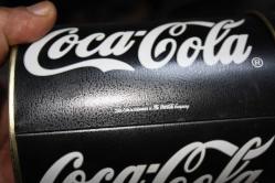 Coca-Cola , Metal kutu 3'lü Lot Pin-Up resimli kolleksiyon eski ( kitap sonu raf