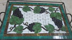 ÜZÜM VE YAPRAK KARO ŞEKLİNDE MERMER VEYA BAŞKA BİR ŞEYDEN EL YAPIMI BAKINIZ LÜTFEN (ESKİ DEPO