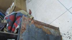 ÜZÜM VE YAPRAK KARO ŞEKLİNDE MERMER VEYA BAŞKA BİR ŞEYDEN EL YAPIMI BAKINIZ LÜTFEN (ESKİ DEPO