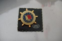 Türk Kılavuz Kaptanlar Derneği Rozet Mineli ,Klipsli (ÇİFT RAF MAVİ TENEKE KUTU İÇİNDE